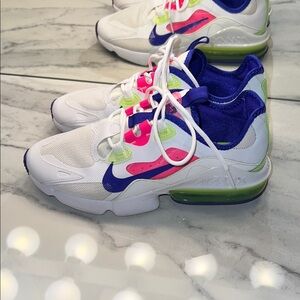Nike Women’s Air Max Infinity 🩷💜💚